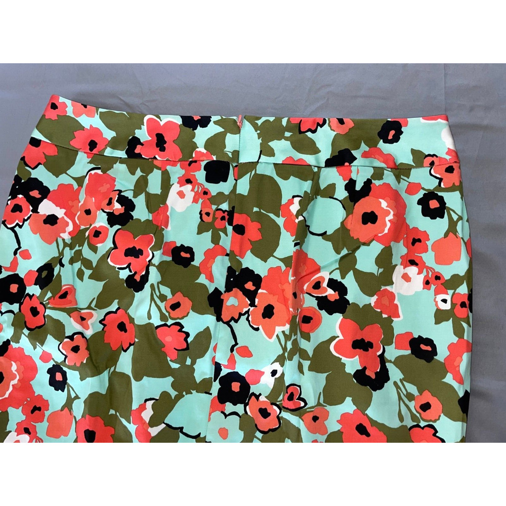 Lane Bryant Rear Zip Stretch Floral Pencil Skirt. Floral, Women's 16. NWT!! - Picture 4 of 5